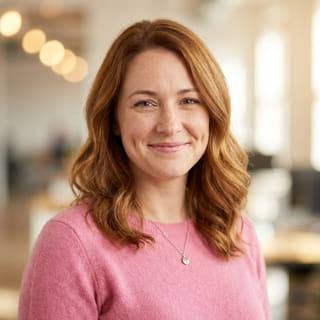 Foto van Emily Watson, aangeduid als Hoofd Klantenservice bij Vrijboekaat
